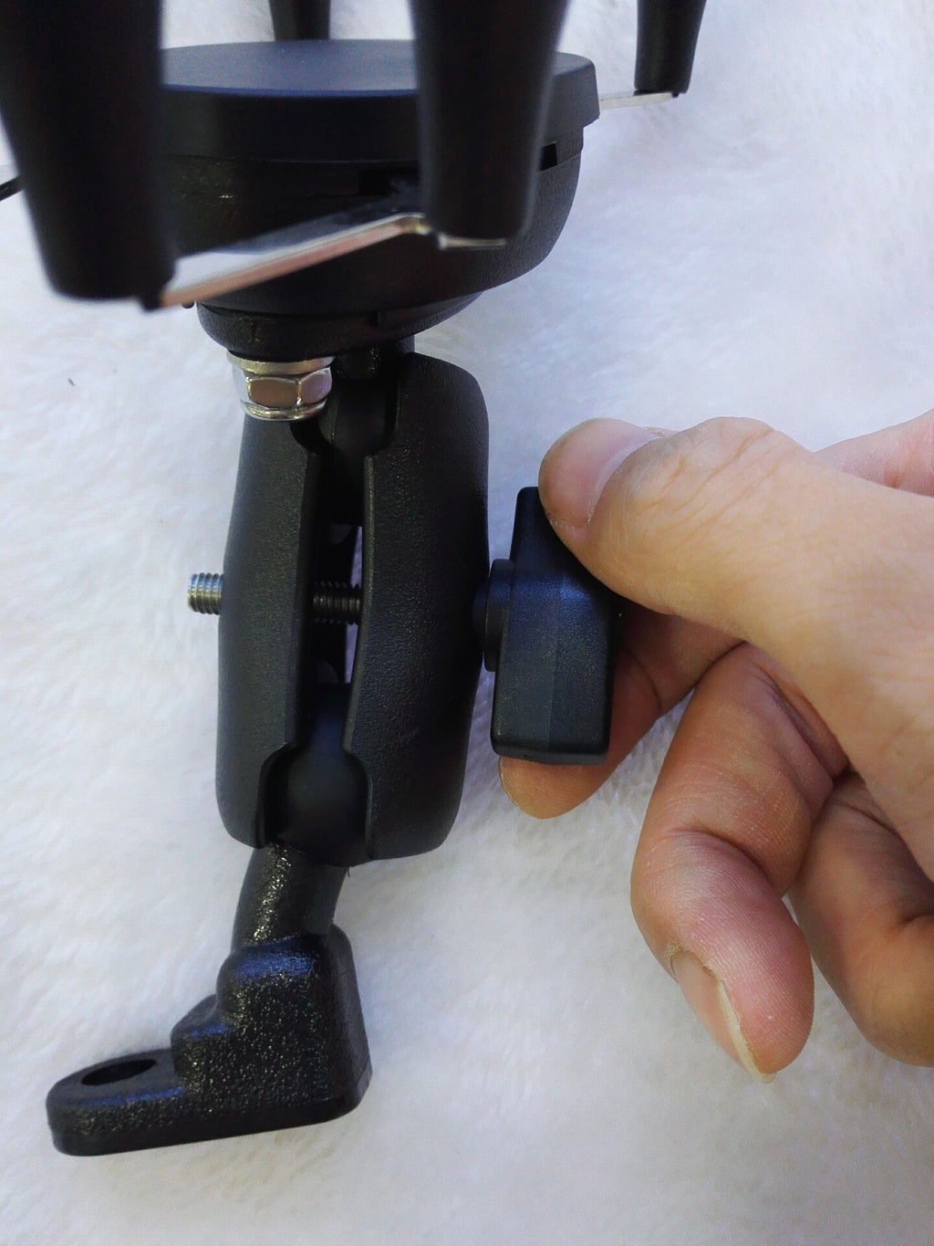 Multi-Vehicle Anti-Theft Phone Cradle