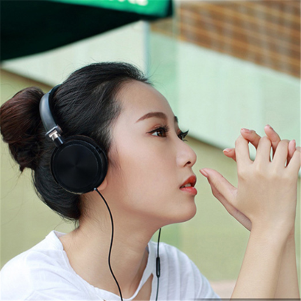 Wired Gaming Headset with Microphone – 40mm Driver